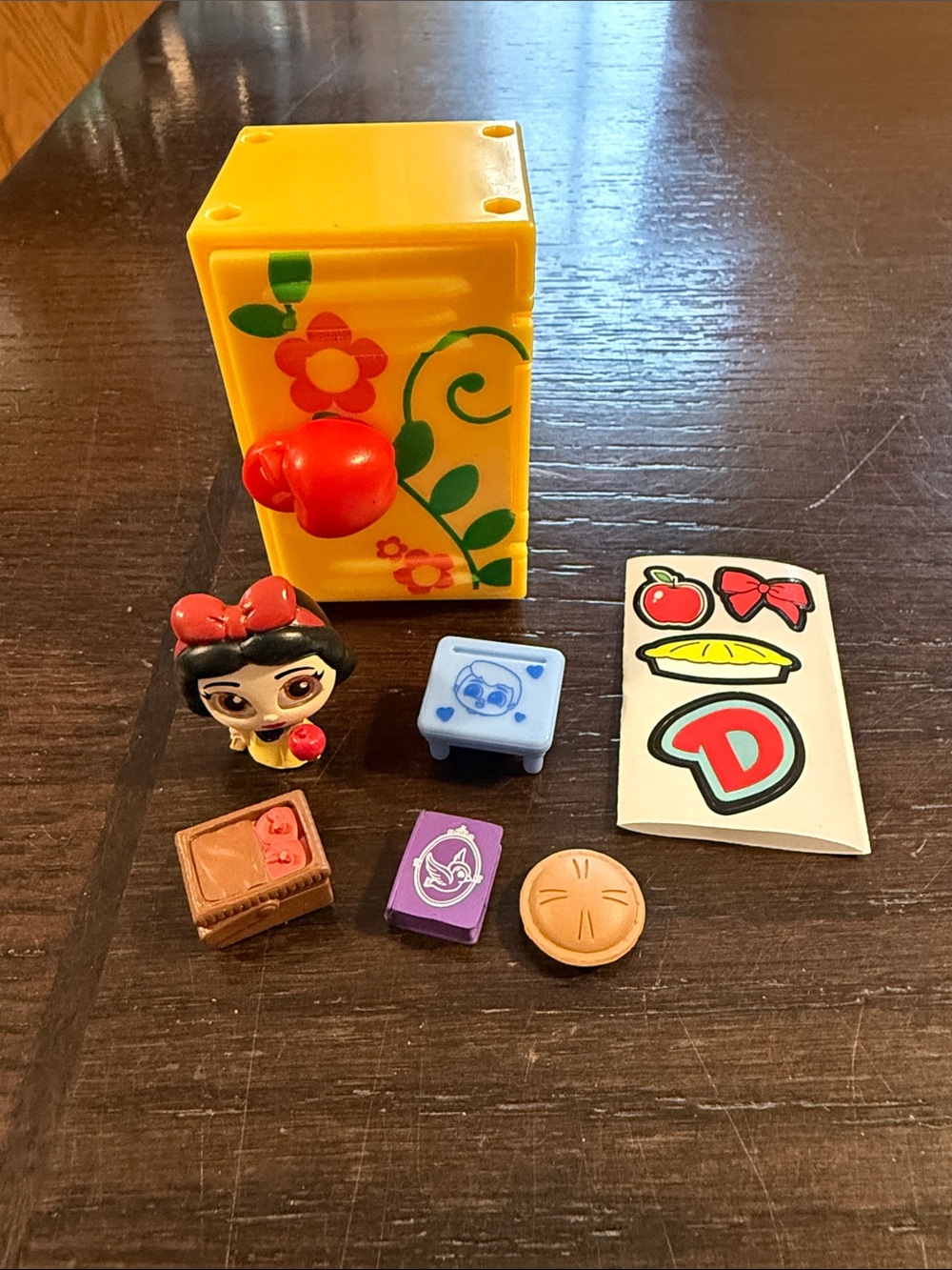 Disney Doorables Snow White Locker